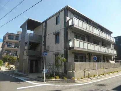 クリザンテーム【2階】の外観