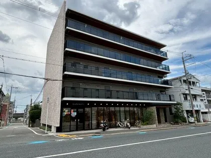 LA TERREの画像