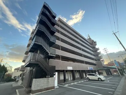 クロード サンの画像