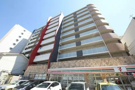 セレニテ福島カルム【3階】の外観