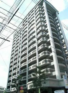 ロイヤル渡辺通【9階】の外観
