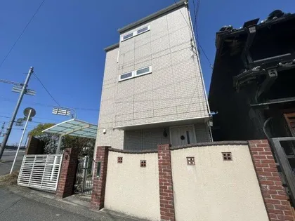 大阪府富田林市川向町【一戸建】の外観