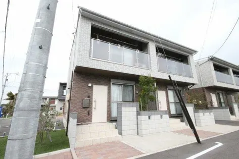 愛知県常滑市森西町2丁目【テラスハウス】の外観