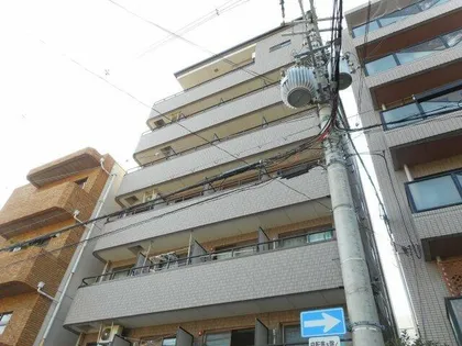 ルームド・ワン【2階】の外観