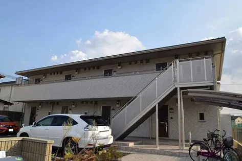 丸萬三番館の画像