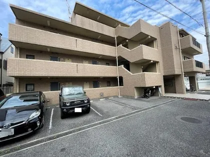 ケイズ本山の画像