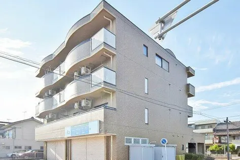 ネスト三吉の画像