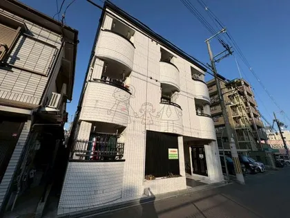 ホワイトヴィラ杉本【2階】の外観