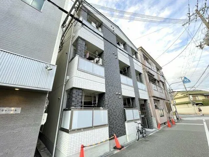 ラルーチェ杉本町【1階】の外観