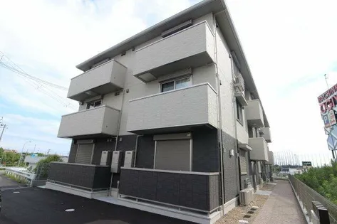 クローバー富士1号館【2階】の外観