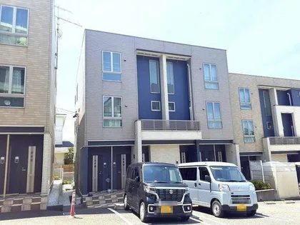 ラインハイム足立山 C棟【1階】の外観