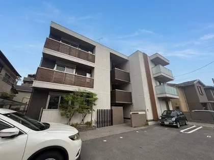 ペルスネージュ岡田【1階】の外観