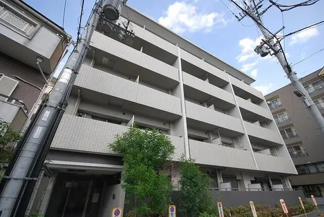 イー ウエストの画像