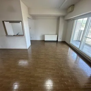 秀弐番館【101号室】の居間