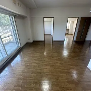 秀弐番館【101号室】の居間