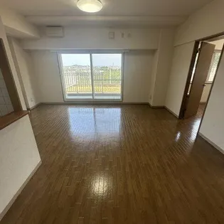 秀弐番館【101号室】の居間