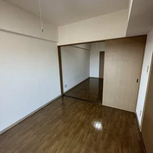 秀弐番館【302号室】の内装