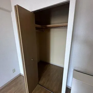 秀弐番館【302号室】の内装