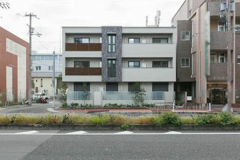 ラ イーストの画像