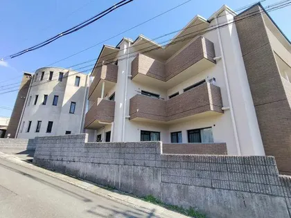 ロイヤルコートワダの画像