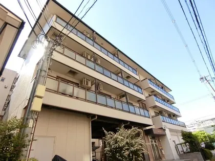 パインハウス【2階】の外観