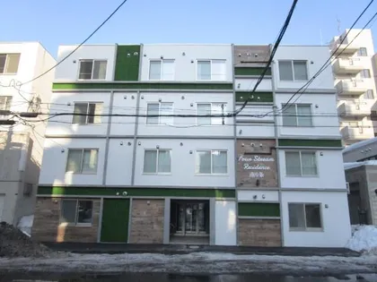 Four Stream Residence南6条【301号室】の外観