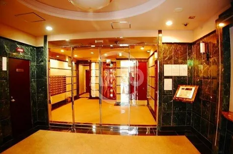 クラウンハイム本町EAST【4階】の外観