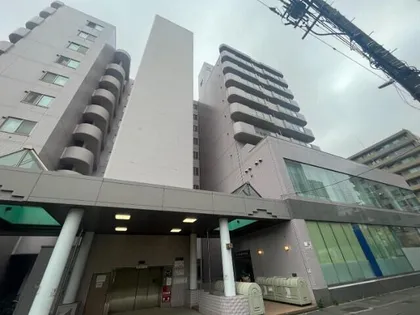 サンタの館医大前【6階】の外観