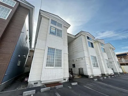 レオパレス千歳C棟【2階】の外観