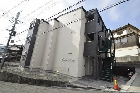 フェリオ柏原【2階】の外観