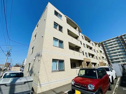 ロイヤルコート駒場【4階】の外観