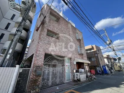 アールズコート【2階】の外観