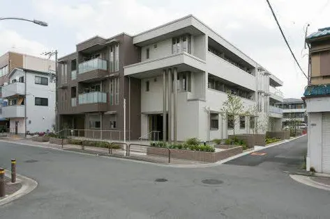 ガーネ フリューゲル【3階】の外観