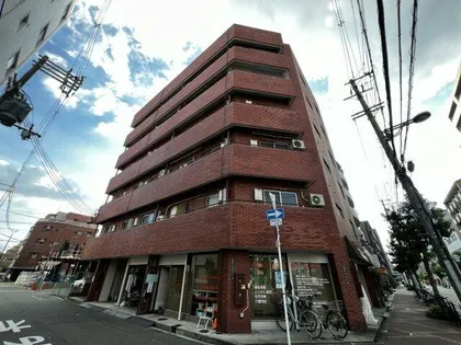 マンション華【5階】の外観