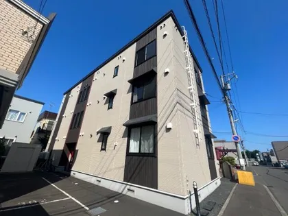 ターフ アベニュー八軒の画像