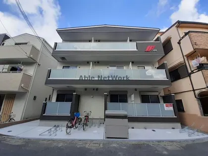 F ASECIA AURAの画像