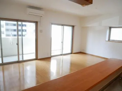 ヘスティア大濠【301号室】の居間