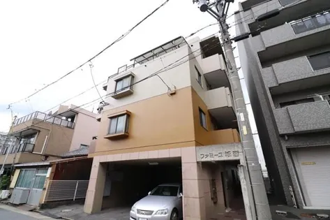 ファミーユ城西の画像