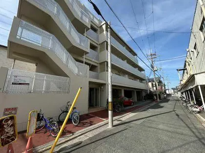 ドゥミール西山本の画像