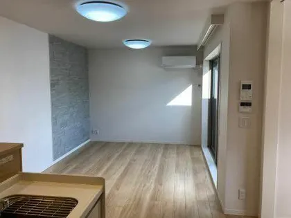 シャーメゾン中御門【0301号室】の居間