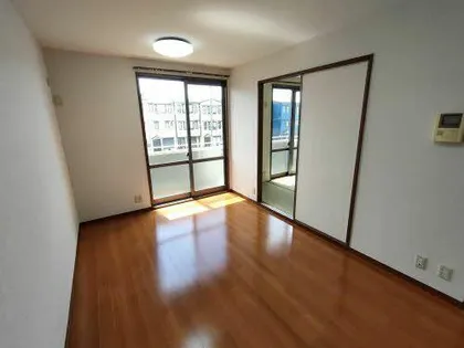 リバーサイドスクエア【0201号室】の居間