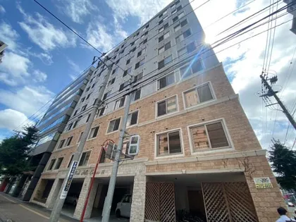 パークヒルズ中央12【8階】の外観