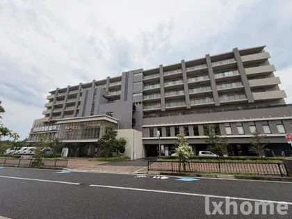 パークナードフィット吹田健都【7階】の外観
