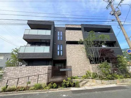 シャーメゾンステージ新成【2階】の外観