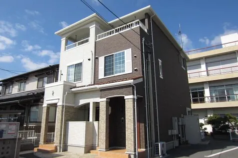 アバンツァート【2階】の外観