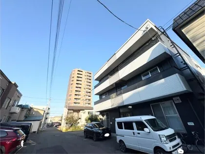 EMINENCE 美園85【302号室】の外観