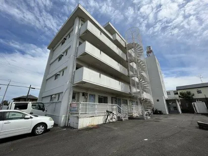 コーポ中駒【3階】の外観