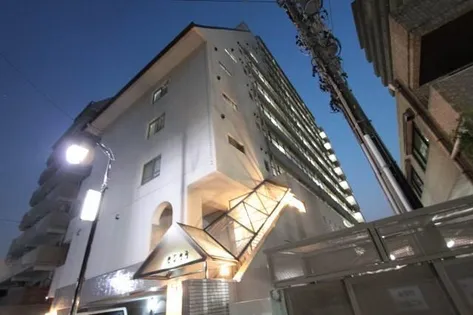 丸の内カジウラマンション【10階】の外観