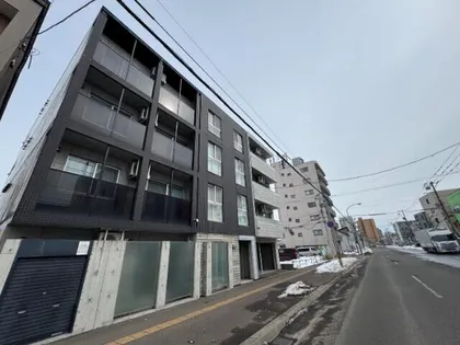 北海道札幌市豊平区平岸三条3丁目【マンション】の外観