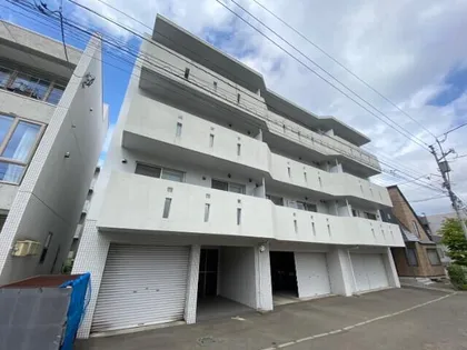 ブランノワール宮の森の画像